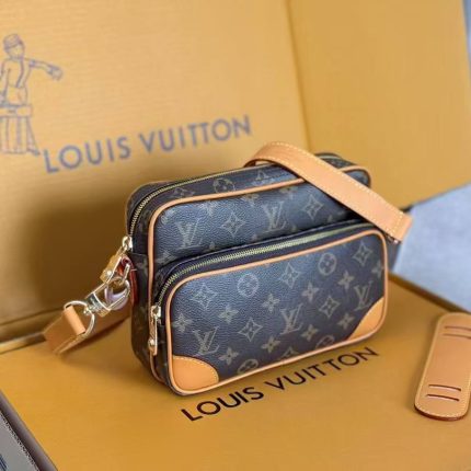 LOUIS VUITTON cross bag 3300