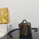 ⁦فندي حقيبة نسائية⁩ - الصورة ⁦2⁩