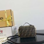 ⁦فندي حقيبة نسائية⁩ - الصورة ⁦4⁩