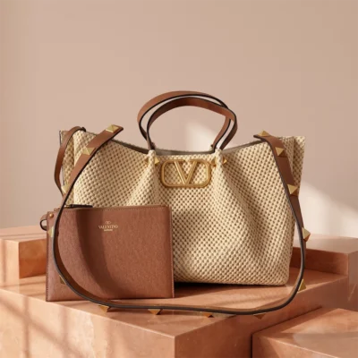 Valentino Garavani 4601 - Image 1